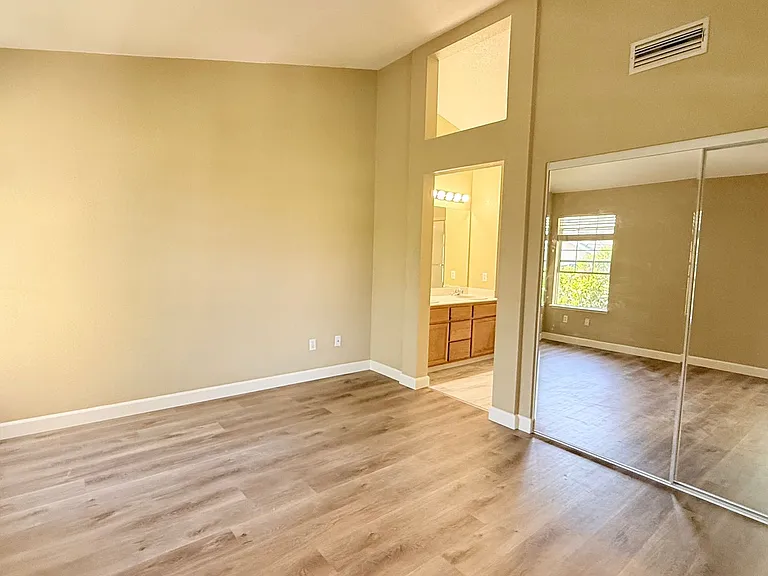 401 Skylark Ct — Photo 30