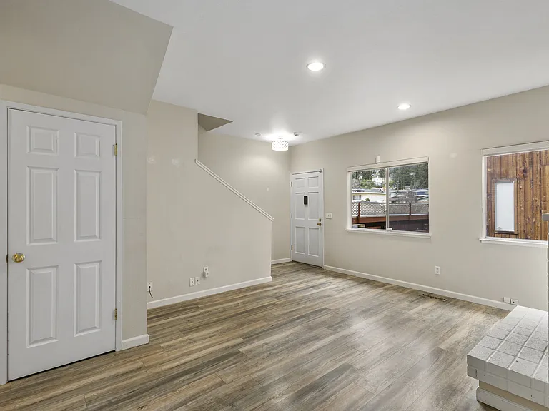 3858 Maybelle Ave #1 — Photo 2