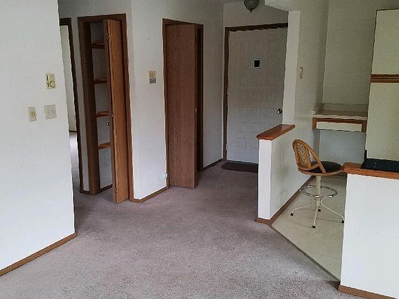 4th image of 24 Tompkins St APT 1
