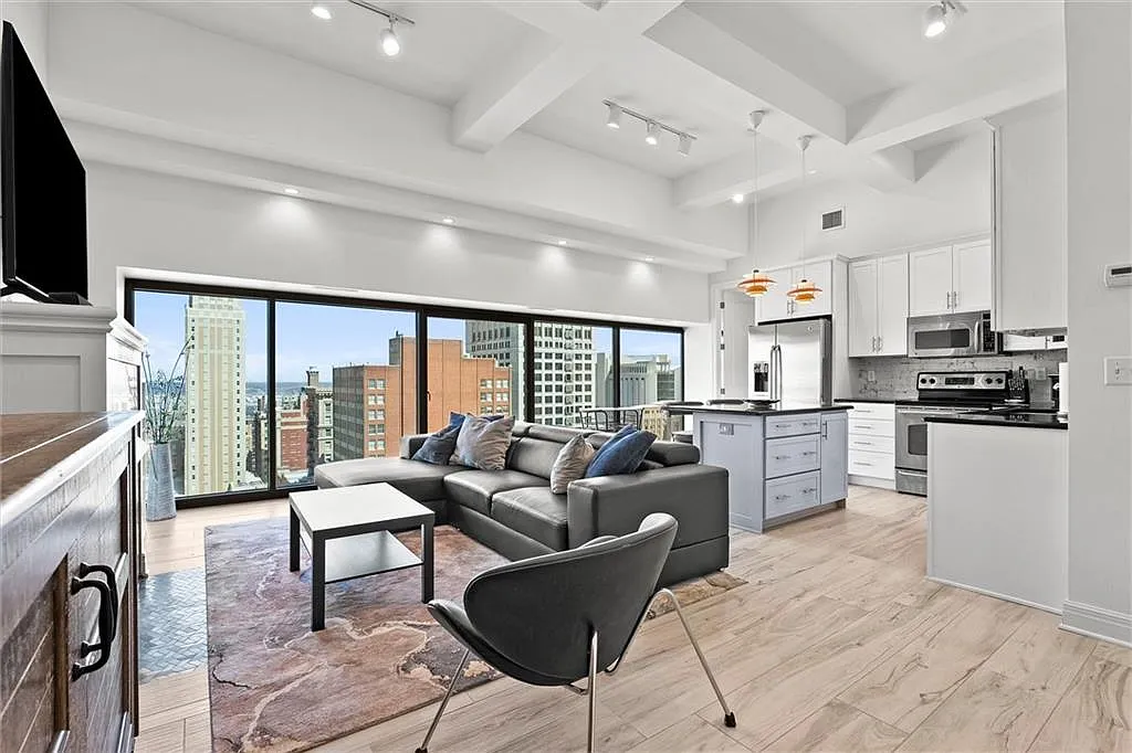 1 bed, 846 sqft, $2,250 — Photo 4