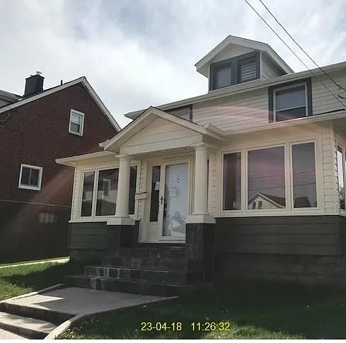906 Lawrence St photo 1