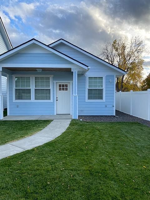 1st image of 17924 E Alki Ave