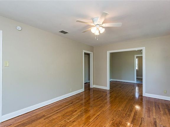 5th image of 2801 Austin St #B
