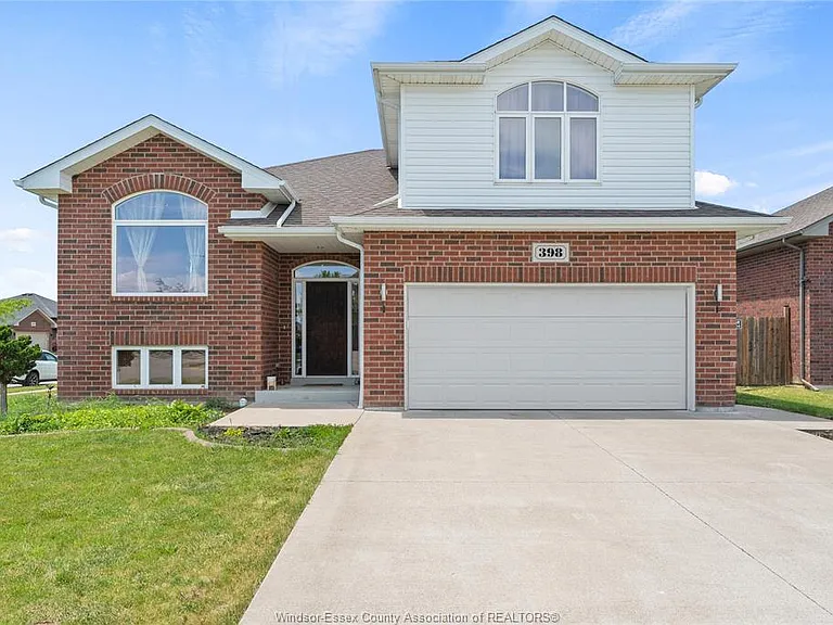 398 Poplar Dr — Photo 3