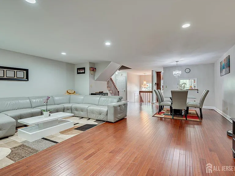 4506 Stonehedge Rd — Photo 20