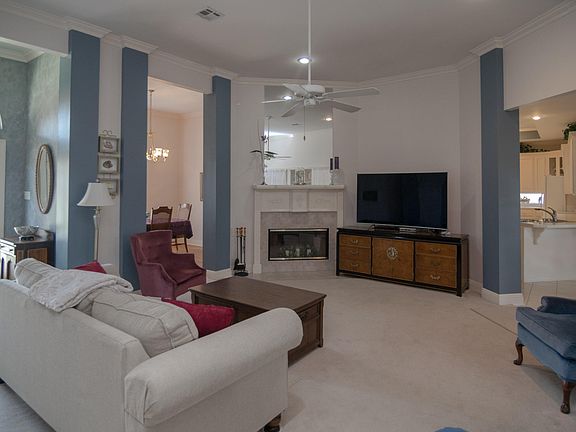 5th image of 113 Belle Maison Dr