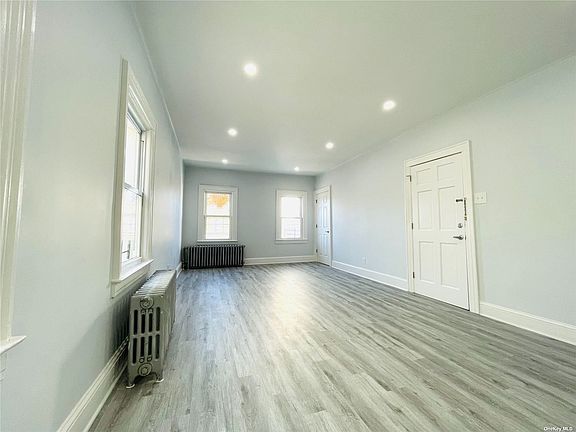 3rd image of 93-05 Eldert Ln