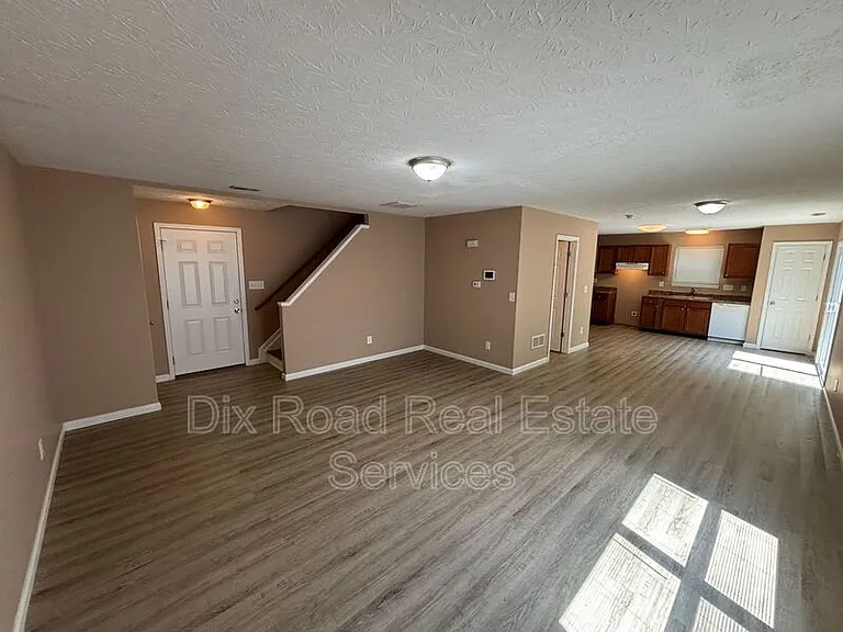 100 Kaitlin Way — Photo 7
