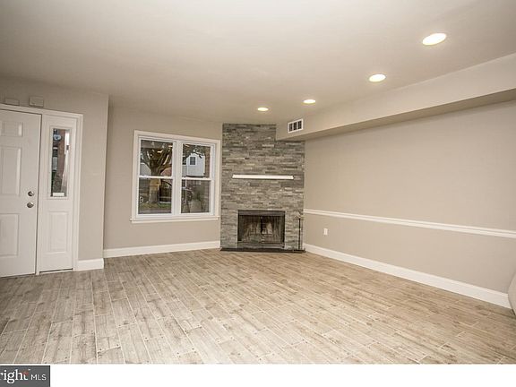 3rd image of 3350 Wiehle St