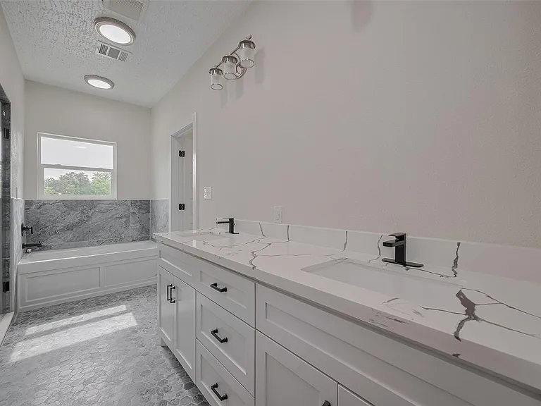 2206 Hoskins Dr — Photo 19