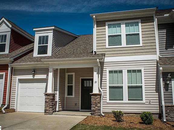 2nd image of 21 Creekhaven Ln