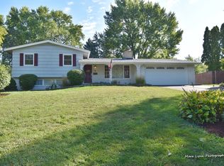 8 N Bereman Rd, Montgomery, IL 60538