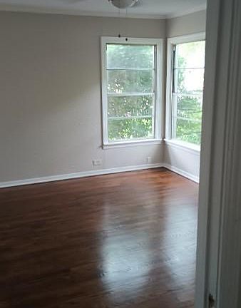 5th image of 1602 Hill St