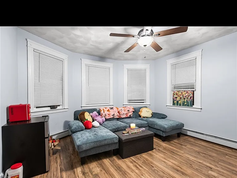 22 Suffolk St #1 — Photo 2