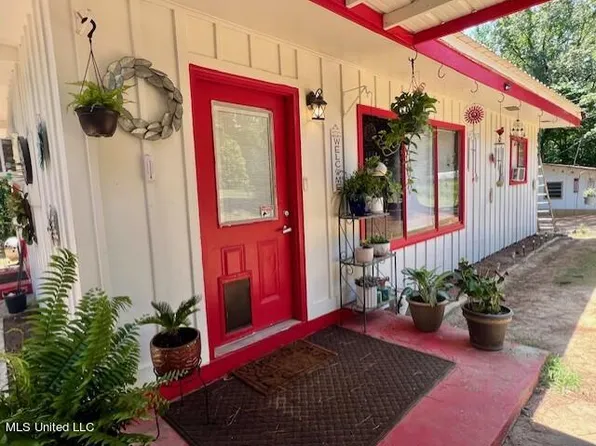 480 County Road 240, Oakland, MS 38948