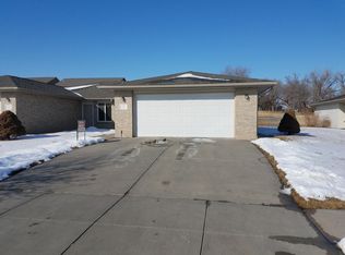 732 Folsom Ln, Lincoln, NE 68522