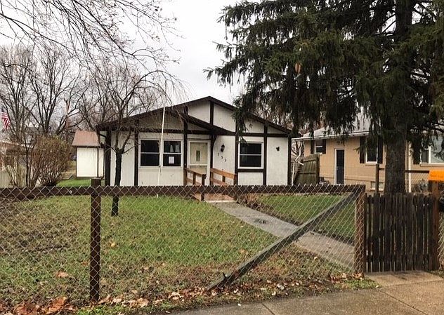 1st image of 732 E 6th St