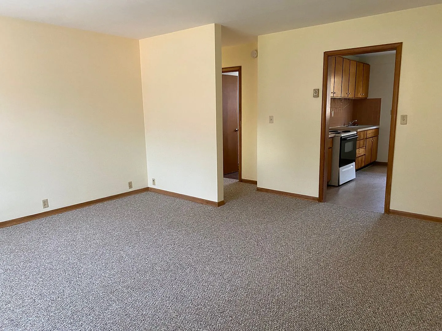 2br/1bath duplex in Stevensville — Photo 3