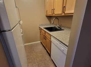 2026 J St #6, Lincoln, NE 68510