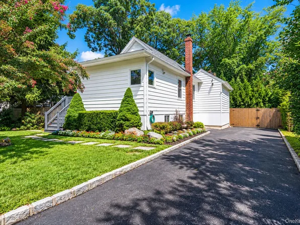 39 Plandome Road, Sound Beach, NY 11789