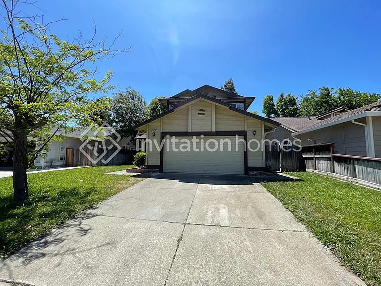 4939 Orinda Way — Photo 1
