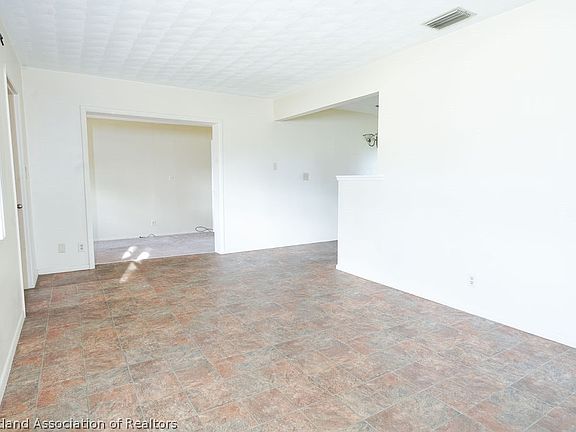 5th image of 224 Dove Ave