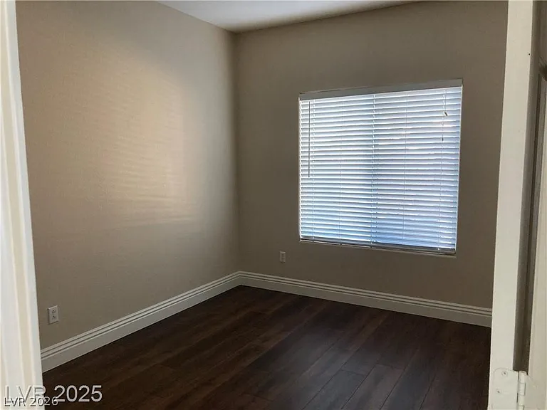 3120 Whispering Canyon Ct — Photo 32