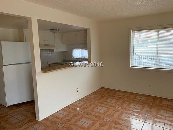 4th image of 484 Albert Ave