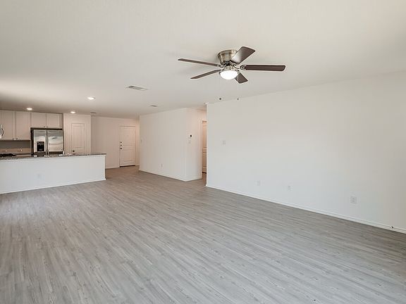 5th image of 13917 Reservoir Dr