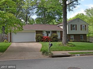 7933 Freehollow Dr, Falls Church, VA 22042