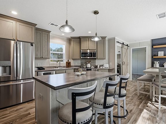 3rd image of 2813 Partridge Ln.