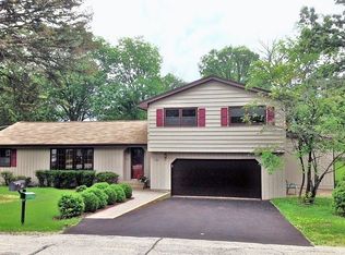 1911 Page Pl, McHenry, IL 60050