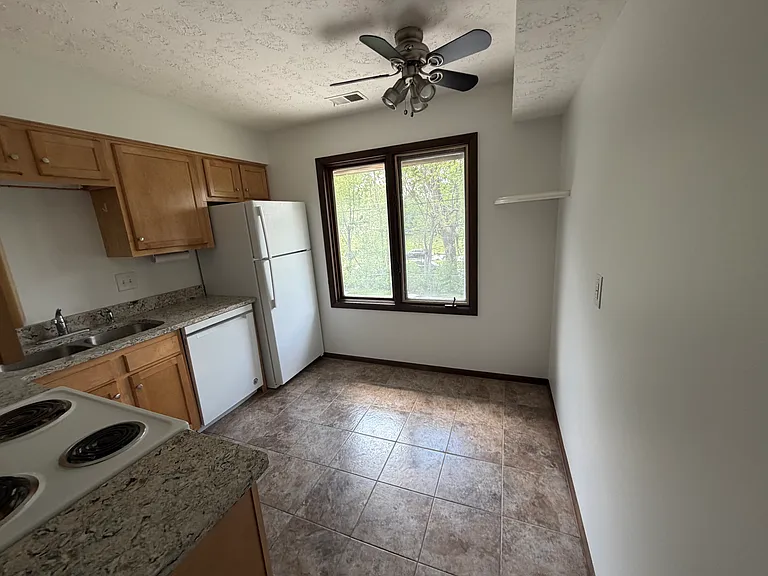 6710 S 83rd Ave #8 — Photo 12