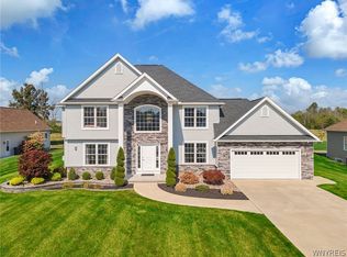 6733 Carli Ct, North Tonawanda, NY 14120