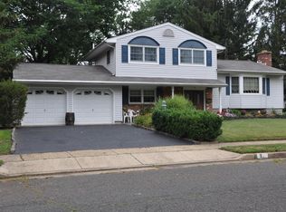 15 Marcia St, Parlin, NJ 08859