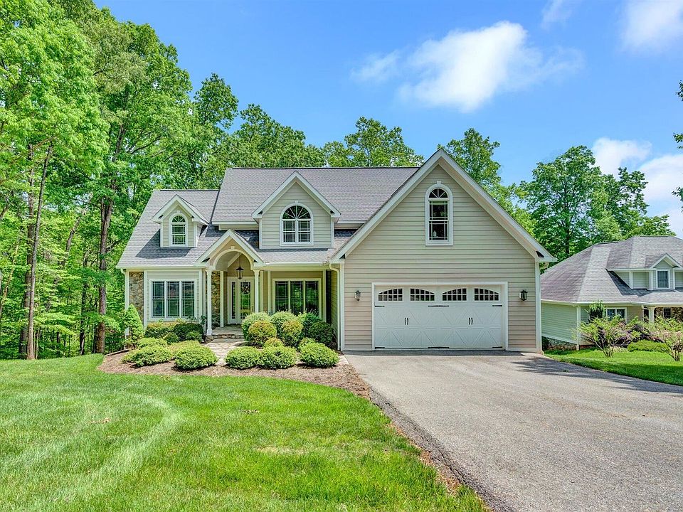 1st image of 235 Waverly Ln