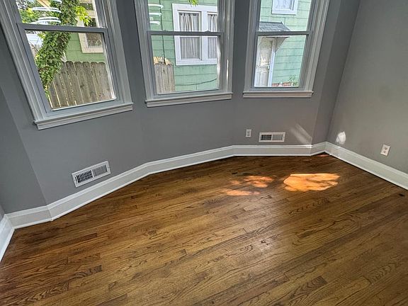 5th image of 4503 Lasalle Ave #1