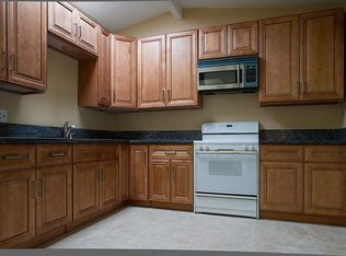 19601 Saticoy St, Reseda, CA 91335