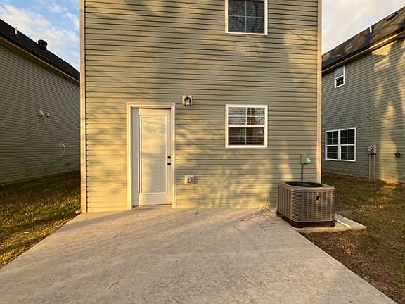 2nd image of 326 Honeycomb Ct