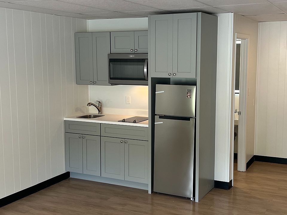 1st image of 5 Woodsdale Dr #202