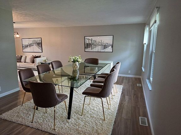 3rd image of 8511 Coran Dr