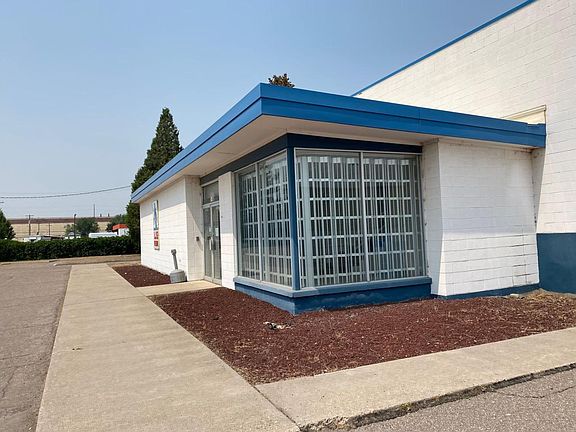 2nd image of 260 Industrial Ln #260