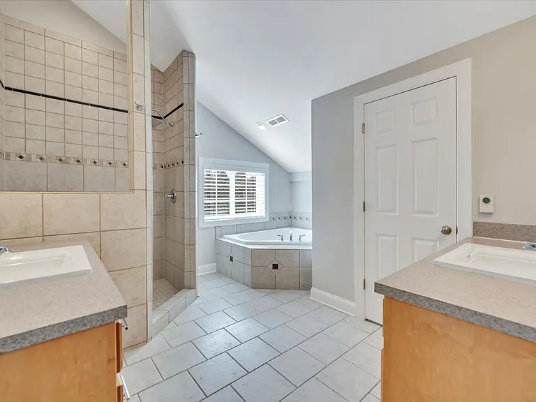 1180 Longfield Rd — Photo 23