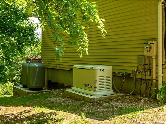3rd image of 208 Duncaster Rd