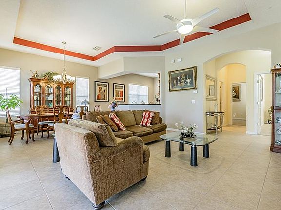4th image of 807 Regal Manor Way