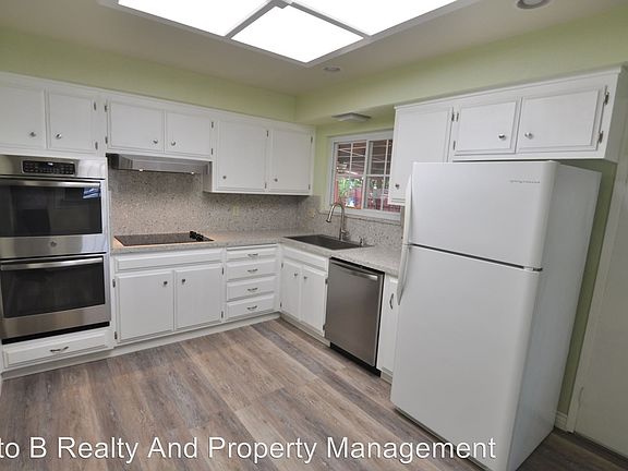 2nd image of 920 Alba Ct