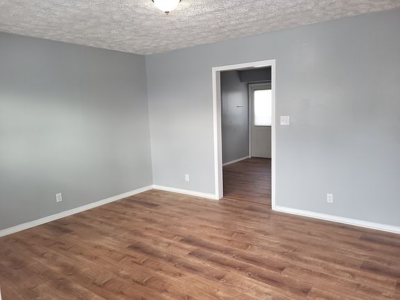 Living Room pic1