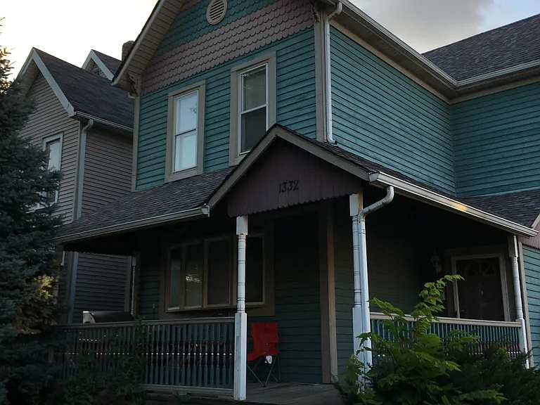 E Ohio St — Photo 15
