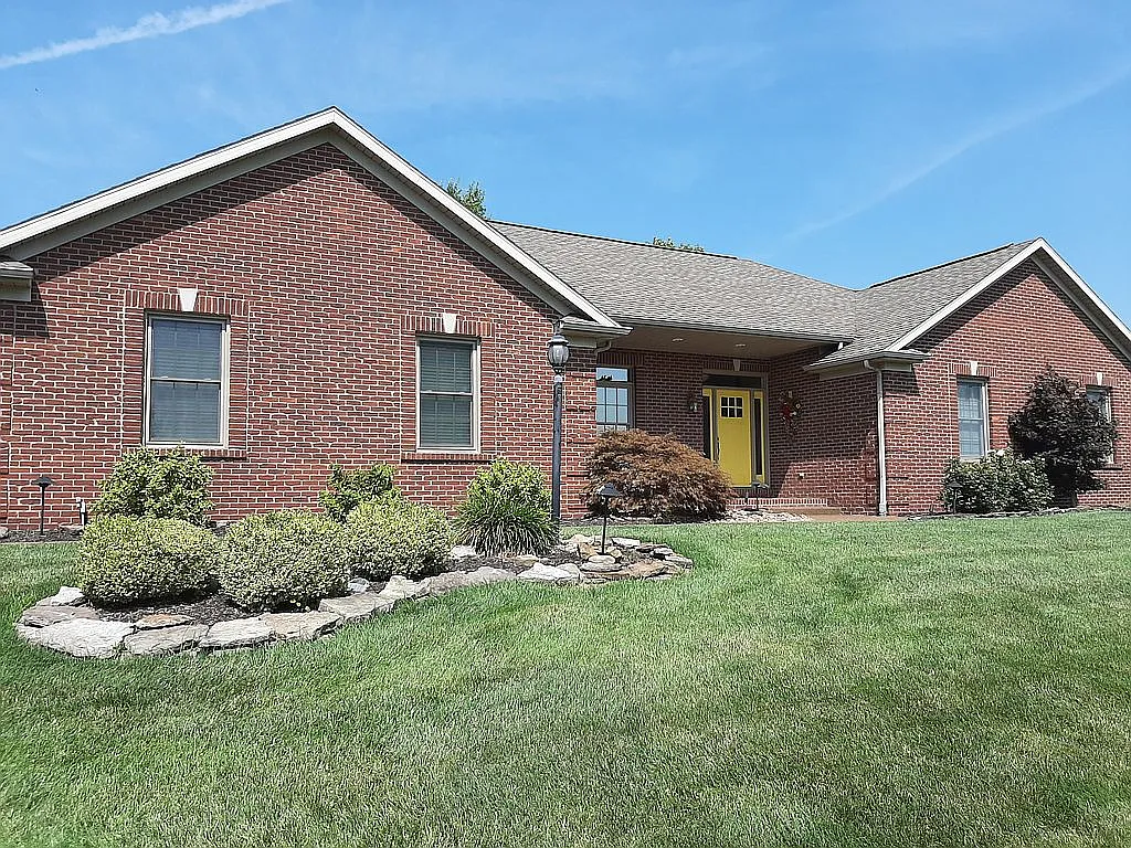 2633 Briarcliff Dr photo 1