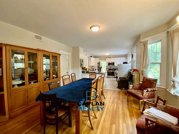 3rd image of 226 W Rock Ave #2